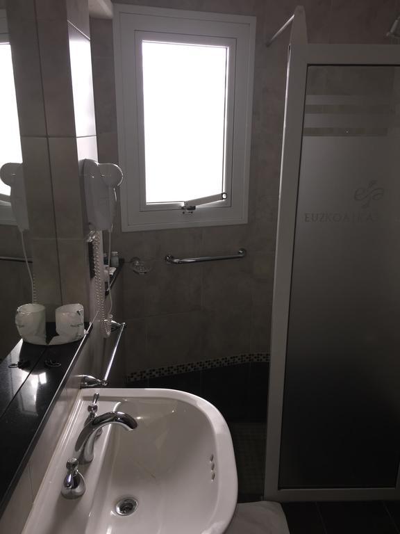 Hotel Euzko Alkartasuna Macachín Kültér fotó