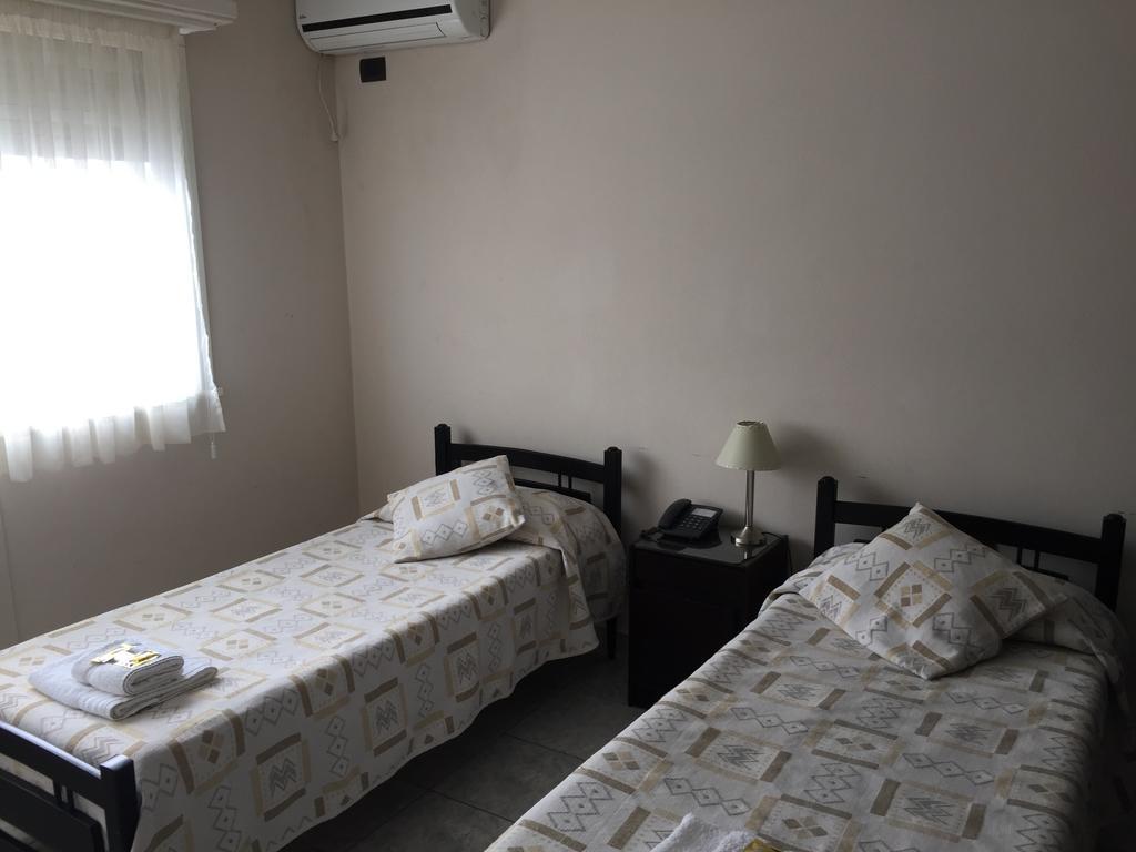 Hotel Euzko Alkartasuna Macachín Kültér fotó